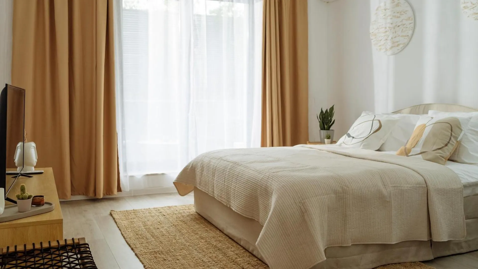 Cozy City Nest 77 Plaza Afi Mall Lujerului contacts