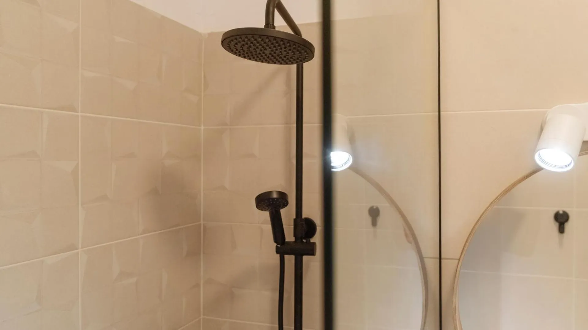 Cozy City Nest 77 Plaza Afi Mall Lujerului Bucureşti